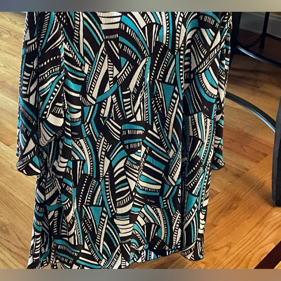 Top - Picture 2 of 4